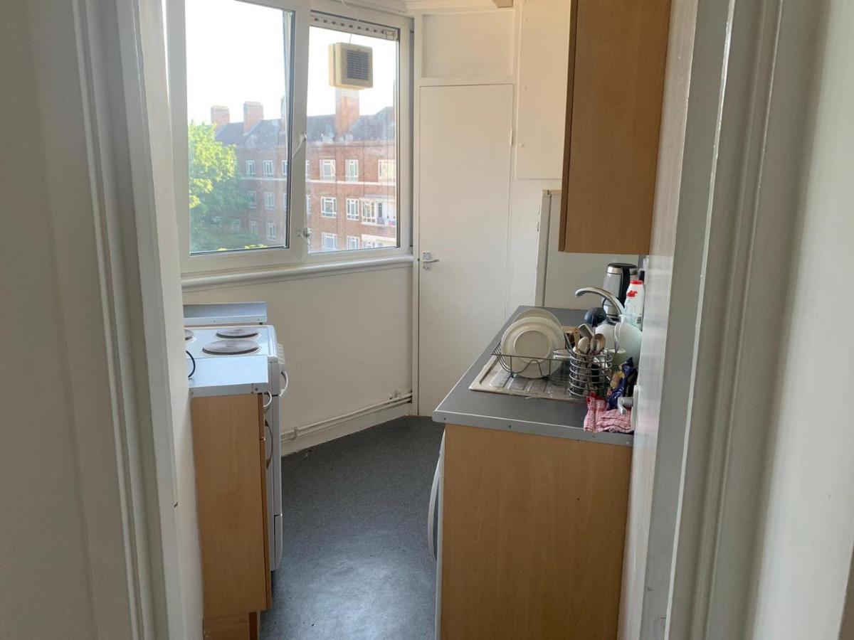 1 Bed Close To Station Apartment *